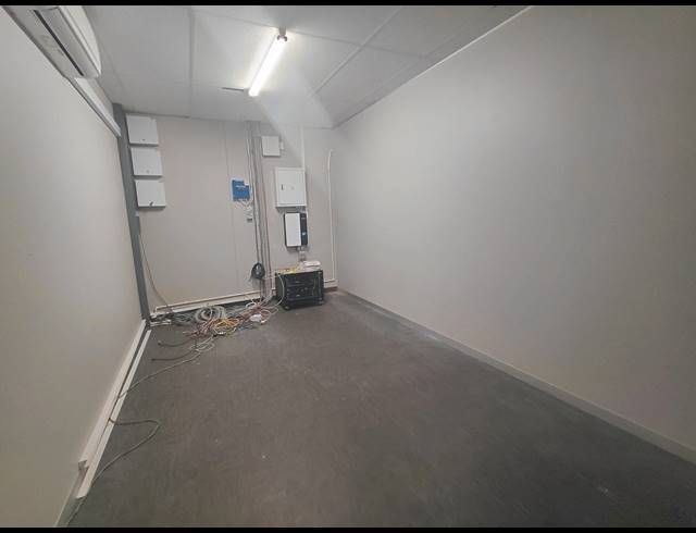 358M² OFFICE FOR SALE IN LYME PARK